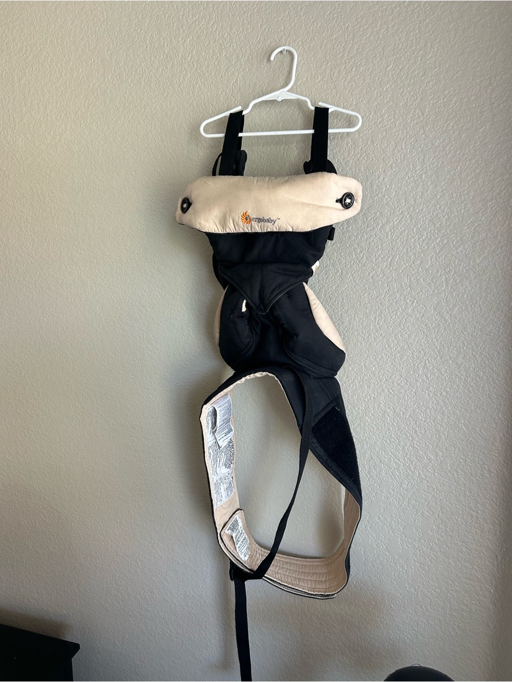 Ergobaby 360 Carrier in Black and Beige